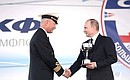 С капитаном парусника «Мир» Андреем Орловым на церемонии награждения победителей второго этапа Черноморской парусной регаты.
