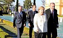 Перед началом встречи лидеров России, Турции, Германии и Франции. Слева направо: Владимир Путин, Президент Франции Эммануэль Макрон, Федеральный канцлер Германии Ангела Меркель и Президент Турции Реджеп Тайип Эрдоган.