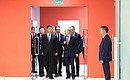 С Председателем КНР Си Цзиньпином перед началом российско-китайских переговоров в расширенном составе.