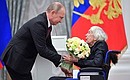 С лауреатом Государственной премии Российской Федерации за выдающиеся достижения в области правозащитной деятельности Людмилой Алексеевой.