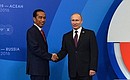 С Президентом Республики Индонезии Джоко Видодо. Фото: russia-asean20.ru