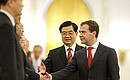 С Председателем КНР Ху Цзиньтао. Перед началом российско-китайских переговоров.