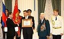Вручение грамоты о присвоении почётного звания «Город воинской славы» представителям Выборга.
