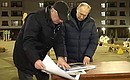 During his visit to Mariupol. Deputy Prime Minister Marat Khusnullin reported to the President on the progress of construction and restoration work in the city and in the suburbs.