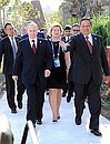 С Президентом Индонезии Сусило Бамбангом Юдойоно на саммите глав государств и правительств лидеров форума Азиатско-тихоокеанского экономического сотрудничества.