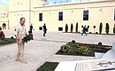 Vladimir Putin laid flowers at the monument honouring defenders of Fort Constantine.