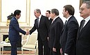 Министр иностранных дел России Сергей Лавров и Премьер-министр Японии Синдзо Абэ перед началом переговоров.