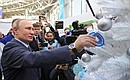 This year, the President again joined the volunteer campaign The New Year Tree of Wishes: at the stand of the Dream with Me charity project, Vladimir Putin and the volunteer movement leaders randomly picked a New Year tree decoration that contains a wish to fulfil.