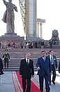 Душанбе. На главной площади столицы Таджикистана Дустии халкхо