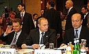 На пленарном заседании саммита Россия–ЕС с Министром иностранных дел Игорем Ивановым (справа) и заместителем Председателя Правительства Виктором Христенко.