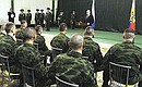 На церемонии вручения государственных наград бойцам спецподразделений Минобороны, которые провели операцию по ликвидации банды боевиков в Дагестане.