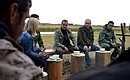 С Председателем Правительства Дмитрием Медведевым в ходе беседы с рыбаками, ведущими промысел на озере Ильмень.