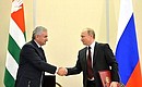Владимир Путин и Рауль Хаджимба подписали Договор между Российской Федерацией и Республикой Абхазия о союзничестве и стратегическом партнёрстве.