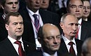 Дмитрий Медведев и Владимир Путин на съезде партии «Единая Россия».