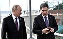 По завершении саммита «каспийской пятёрки» главы государств совершили прогулку по набережной Каспия. С Президентом Туркменистана Гурбангулы Бердымухамедовым.