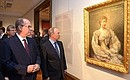 С Князем Монако Альбертом II во время осмотра выставки «Романовы и Гримальди. Три века истории» в Третьяковской галерее.