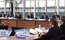 State Council Presidium meeting on developing internal waterways.
