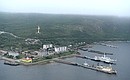 From a helicopter the President inspected the railway bridge crossing over the Tuloma River and the Lavna commercial seaport being built as part of the Murmansk Transport Hub comprehensive development project.