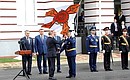 Церемония вручения знамени Тульскому суворовскому военному училищу.