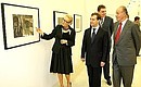 На фотовыставке «Испания в объективе российских фотографов». С Королём Испании Хуаном Карлосом I и директором Московского дома фотографии Ольгой Свибловой.