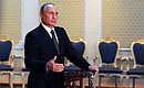 Владимир Путин ответил на вопросы российских журналистов по завершении работы саммита Шанхайской организации сотрудничества.