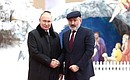With Prime Minister of Armenia Nikol Pashinyan at the Pavlovsk State Museum-Reserve. Photo: Sergei Karpukhin, TASS
