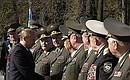 President Putin with Second World War veterans in Alexandrovsky Garden.