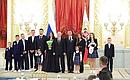 На церемонии вручения орденов «Родительская слава». Орденом награждена семья Дмитриевых из Москвы.