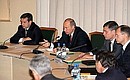 Session of the State Council Presidium on Increasing the Availability and Quality of Medical Aid. On the President\'s left is the Minister of Public Health and Social Development, Mikhail Zurabov, and on his right is Presidential Aide, Aleksandr Abramov, Presidential Plenipotentiary Envoy to the Volga Federal District, Sergey Kiriyenko.
