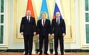 С Президентом Республики Беларусь Александром Лукашенко и Президентом Республики Казахстан Нурсултаном Назарбаевым.