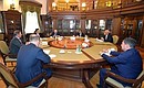 На встрече с делегацией Центральной комиссии Коммунистической партии Китая по проверке дисциплины.