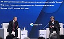 With Research Director of the Valdai Discussion Club, moderator of the plenary session Fyodor Lukyanov at the 19th annual meeting of the Valdai Discussion Club.