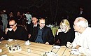 President Putin meeting with participants in the 23rd Moscow International Film Festival. With actors Jack Nicholson, Peta Wilson and the festival\'s president, Nikita Mikhalkov (left to right).