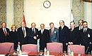 Со спикером Сената Канады Гилдасом Молгатом и сенаторами.