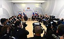 Встреча с Премьер-министром Королевства Таиланд Праютом Чан-Очой. Фото: russia-asean20.ru