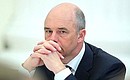 На совещании о ходе исполнения указов Президента от 7 мая 2012 года. Министр финансов Антон Силуанов.