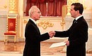 Церемония вручения верительных грамот послами иностранных государств. Верительную грамоту Президенту России вручает посол Королевства Бахрейн Хашим Хасан аль-Баш.