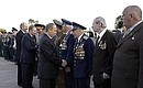 Владимир Путин, Александр Лукашенко и Леонид Кучма приветствовали ветеранов Великой Отечественной войны.