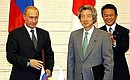 Церемония подписания российско-японских документов. С Премьер-министром Японии Дзюнъитиро Коидзуми.