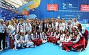 С членами сборной команды России, участвующими в чемпионате мира по водным видам спорта.