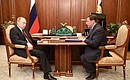 С Заместителем Председателя Правительства Александром Хлопониным.