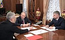 Во время встречи с мэром Москвы Сергеем Собяниным и президентом открытого акционерного общества «Российские железные дороги» Олегом Белозёровым.