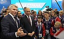 With winners of 2017–2018 world championships and holders of gold GTO badges. Left – Russian Sports Minister Pavel Kolobkov.