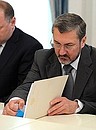 Руководитель Федеральной службы по тарифам Сергей Новиков на совещании по вопросу перекрёстного субсидирования в электроэнергетике.