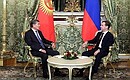 С Президентом Республики Киргизия Алмазбеком Атамбаевым.