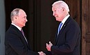 С Президентом Соединённых Штатов Америки Джозефом Байденом перед началом российско-американских переговоров. Фото ТАСС