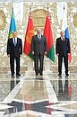 Президент Казахстана Нурсултан Назарбаев, Президент Белоруссии Александр Лукашенко, Владимир Путин перед началом заседания Высшего Евразийского экономического совета.