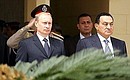 Официальная церемония встречи у дворца «Иттихадия». Справа – Президент Египта Хосни Мубарак.