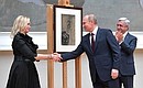 At the opening of the Days of Armenian Culture in Russia. Vladimir Putin hands over Mikhail Vrubel’s painting, Demon and Angel with Tamara’s Soul, stolen from Yerevan 22 years ago, to Armenian President Serzh Sargsyan. Law enforcement agencies recovered the painting, after which it was sent to the Tretyakov Gallery for restoration. The presidents thank the restoration artist who worked on the painting.