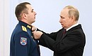 At the ceremony to present Gold Star medals to Heroes of Russia. With Captain Pavel Semenko, Commander of the Motor Rifle Company of the 200th Separate Motor Rifle Brigade of the 14th Army Corps of the Northern Fleet. Photo: Sergei Karpukhin, TASS
